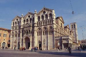 Xtrallusion offers characteristic Bed and Breakfast, B&B, Guest House, Hotel, Albergo and Country Lodge accommodation in Italy. Plus independent self-guided Walking, Adventure, Activity, Skiing and Paragliding Holiday itineraries on the Italian Rivieras, in the Italian Lakes, in the Italian Alps and in some of the most beautiful corners of Italy.